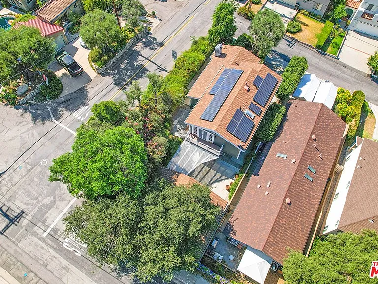 2401 Olive Ave — Photo 49