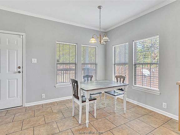 5th image of 115 Oakbend Ln