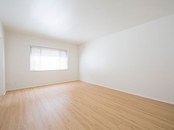 4th image of 1235-1243 Federal Ave #204