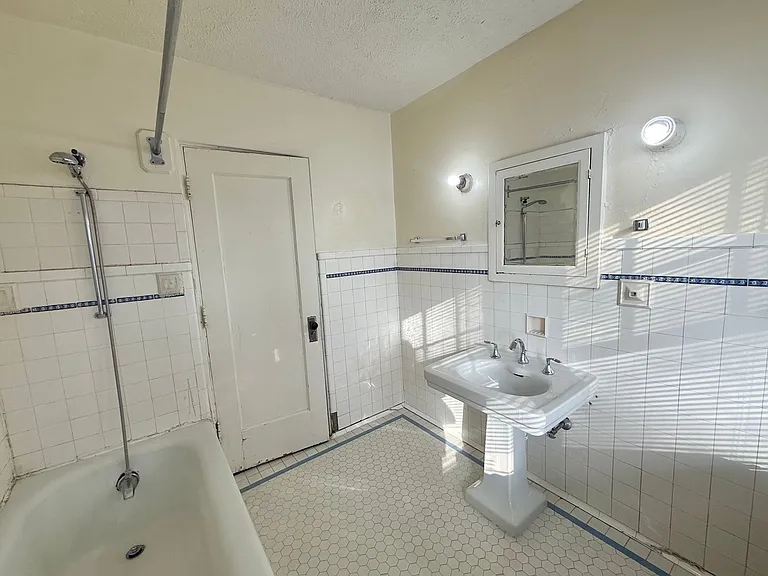 1424 F St — Photo 26