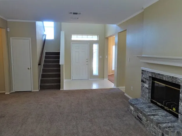3006 Bradwood Ave — Photo 6