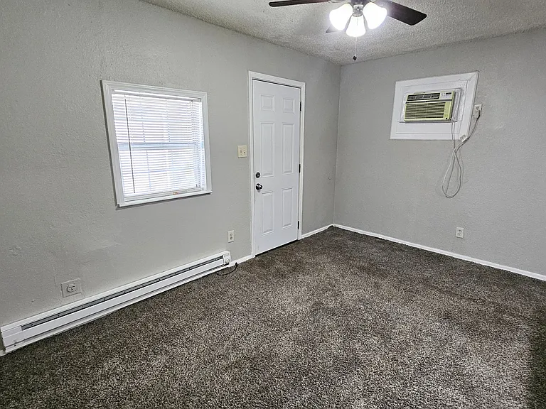 2308 NW 12th St #3 — Photo 4