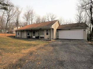 235 Ruby Ct, Saylorsburg, PA 18353
