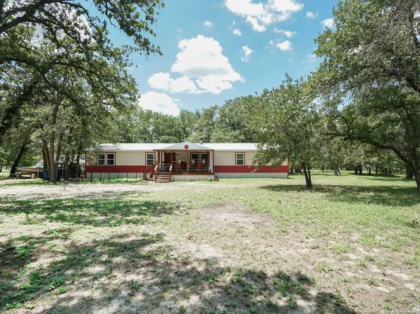 164 oak view, La Vernia, TX 78121