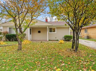 223 Cindy Ln, Wheeling, IL 60090