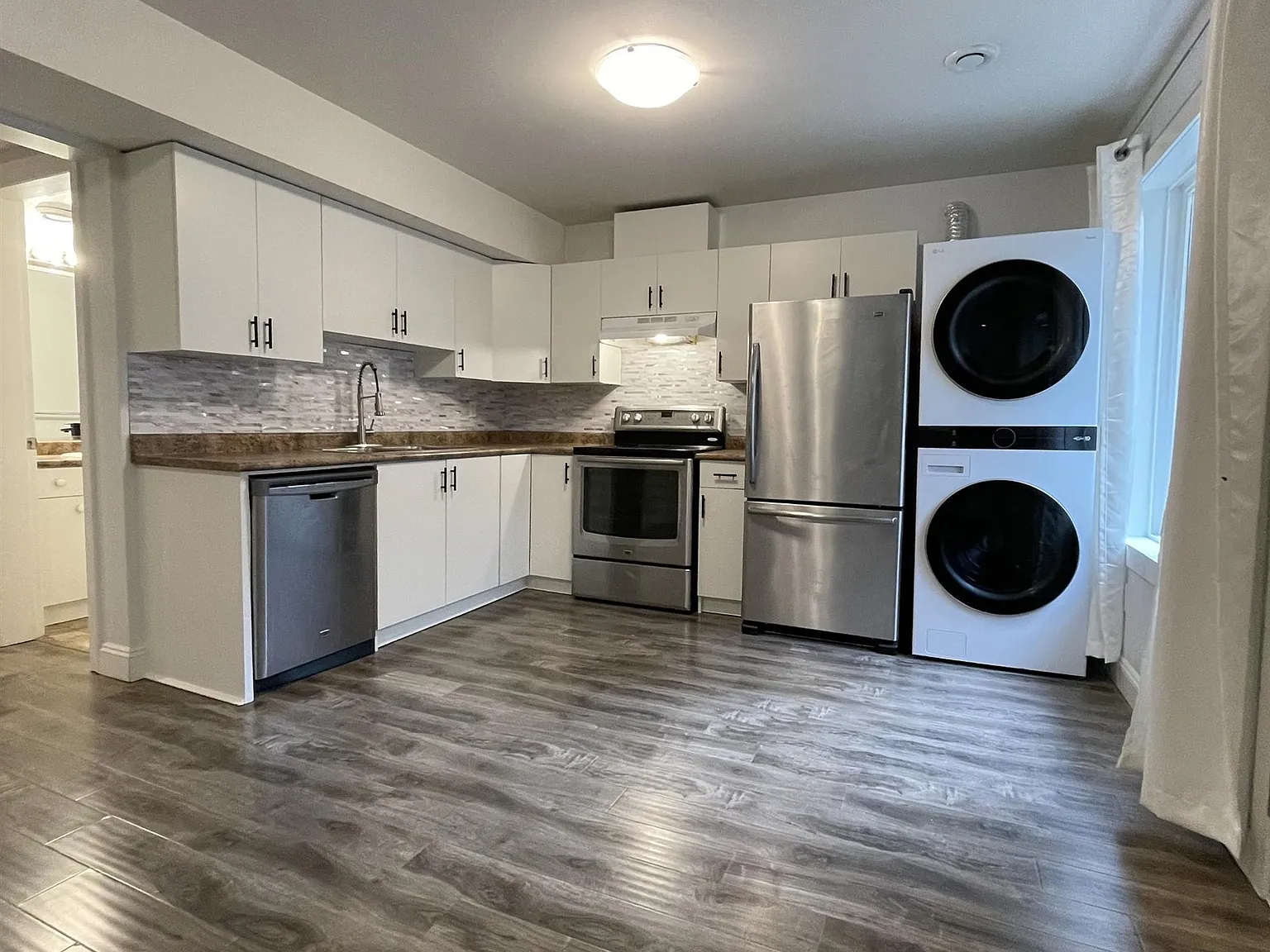 2 bed, 800 sqft, $1,650 — Photo 2