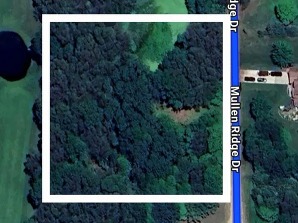 5882 Mullen Ridge Dr, Delton, MI 49046