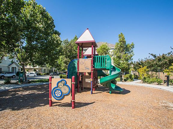 Play structure