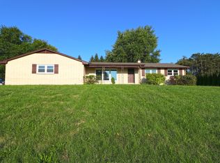 7N101 Brierwood Dr, St Charles, IL