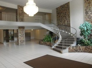 16 E Old Willow Rd SUITE 100, Prospect Heights, IL 60070