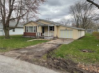 510 N Seymour St, Sullivan, IL 61951