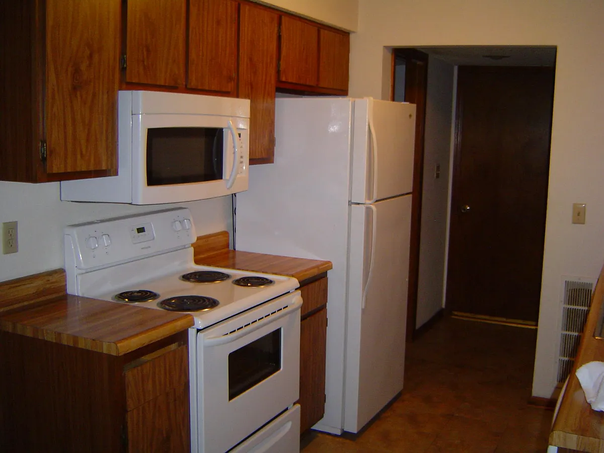 Building Photo - 18903 E Manor Dr