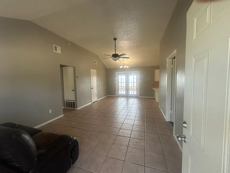 339 S Pleasant Hill Rd — Photo 4