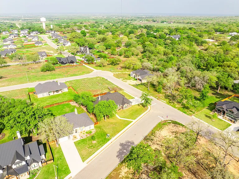 132 Ash Pkwy — Photo 55