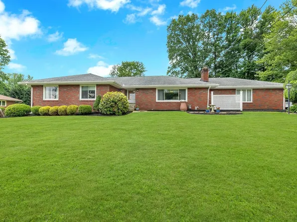 104 Whitehill Dr, New Castle, PA 16105