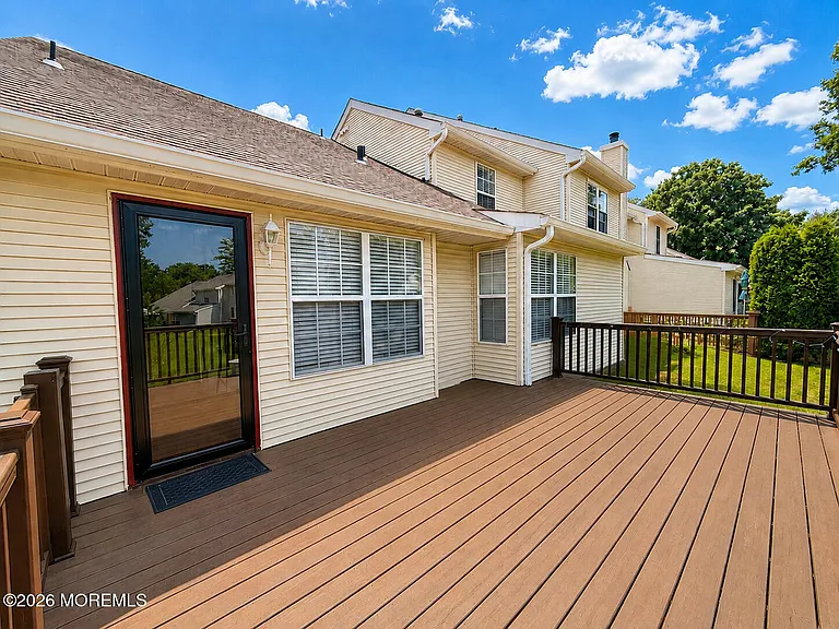10 Madison Ct — Photo 30