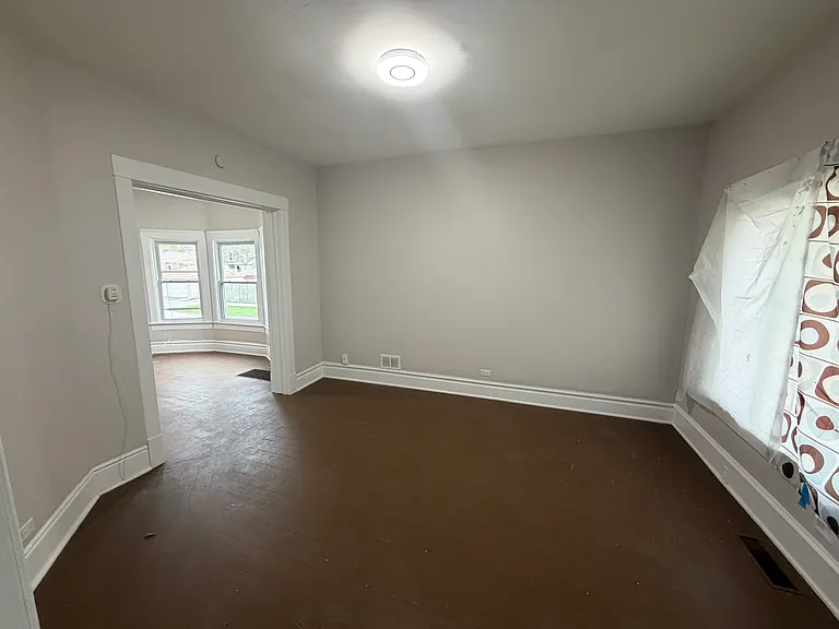 7959 S Saginaw Ave — Photo 14