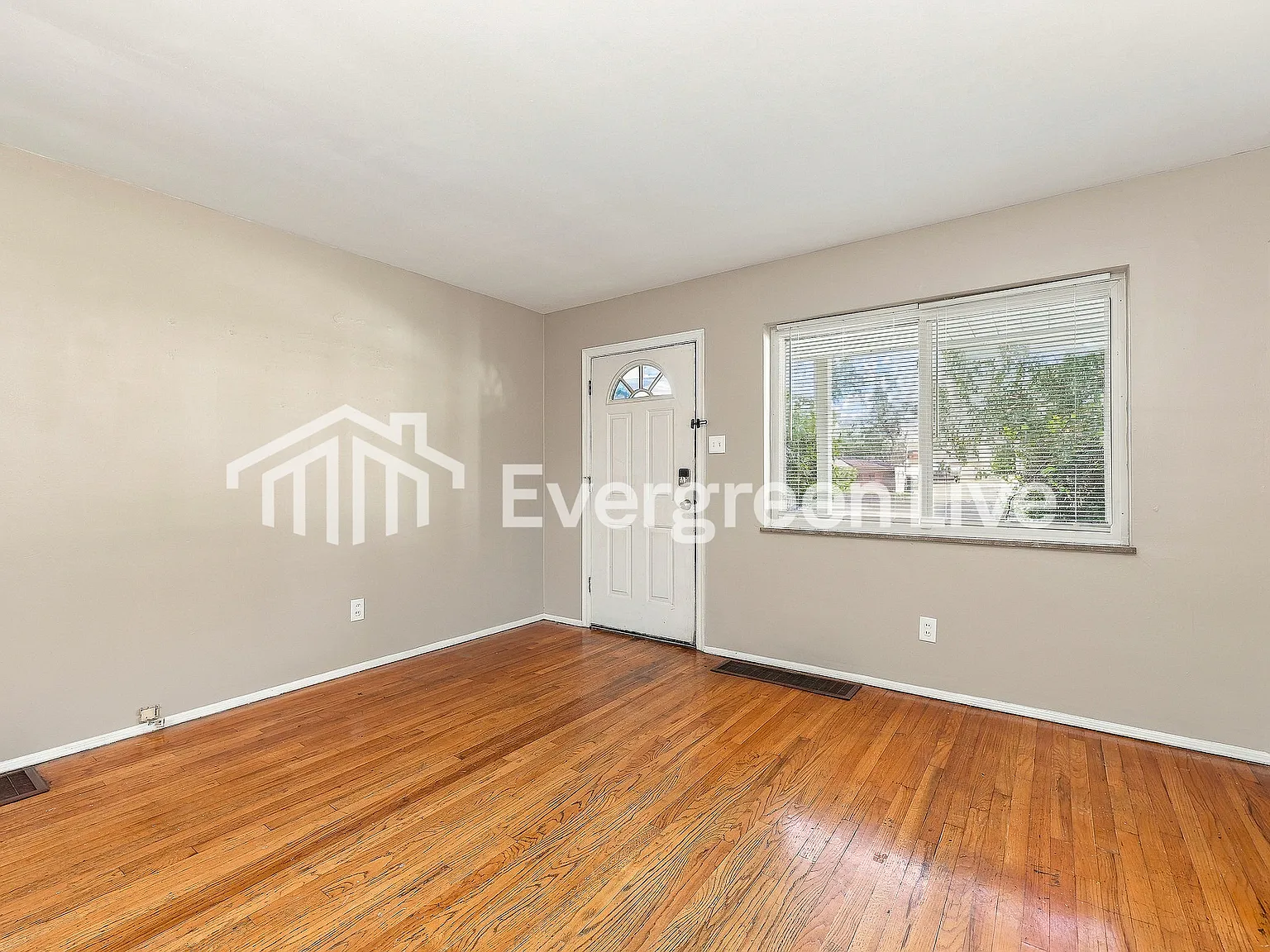 3 bed, 1.0 bath, 936 sqft, $1,445 — Photo 4