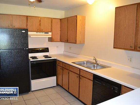 5th image of 1032 Spruce St APT 2B
