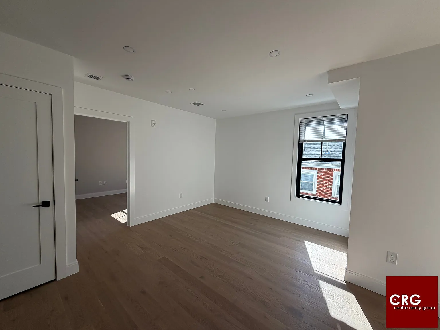2 bed, 2.0 bath, 960 sqft, $4,295 — Photo 3