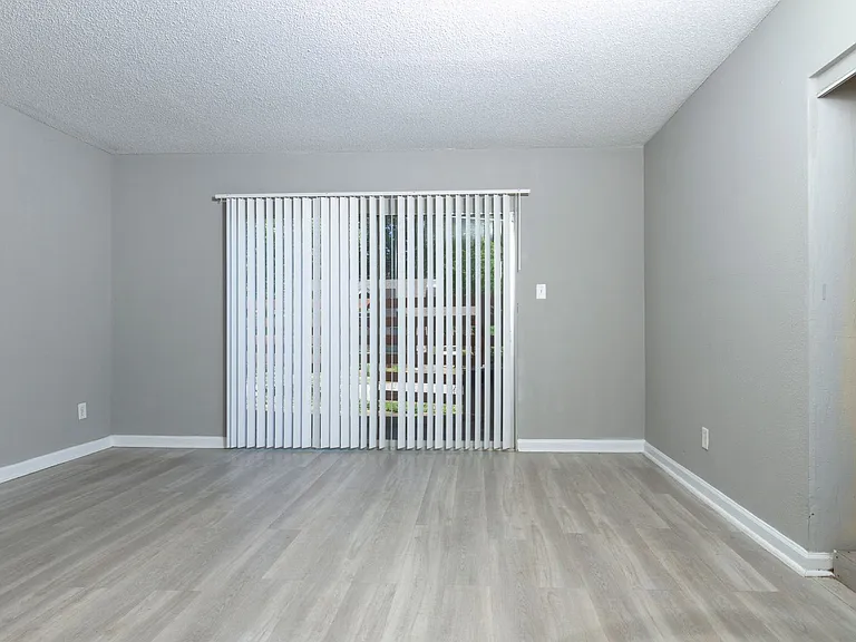 1834 John Calvin Ave — Photo 5