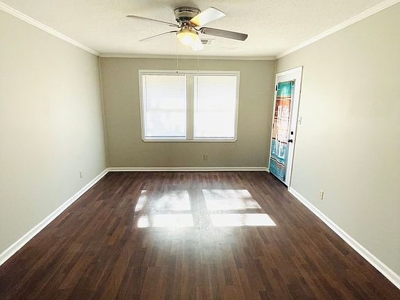 4th image of 648 Burlington Dr