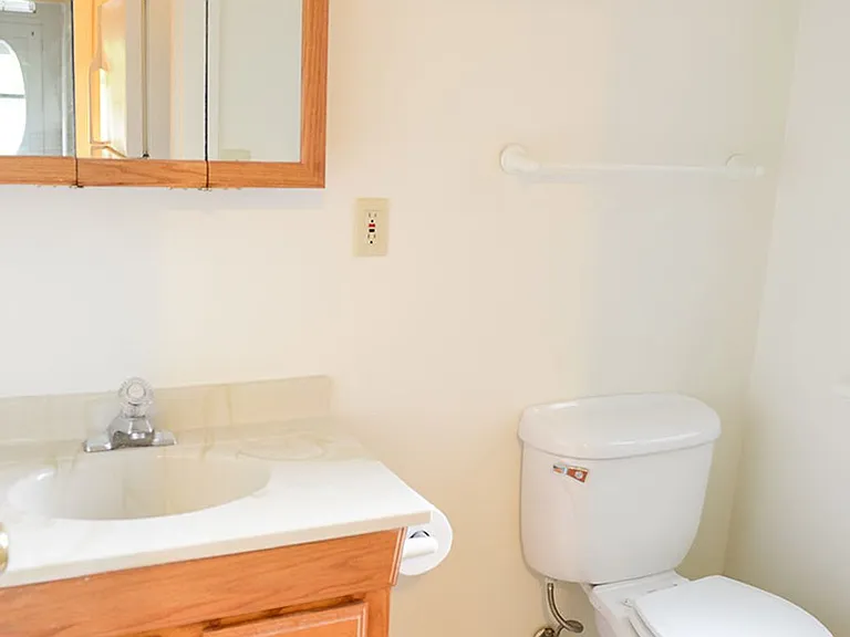 2296 Summit St — Photo 6