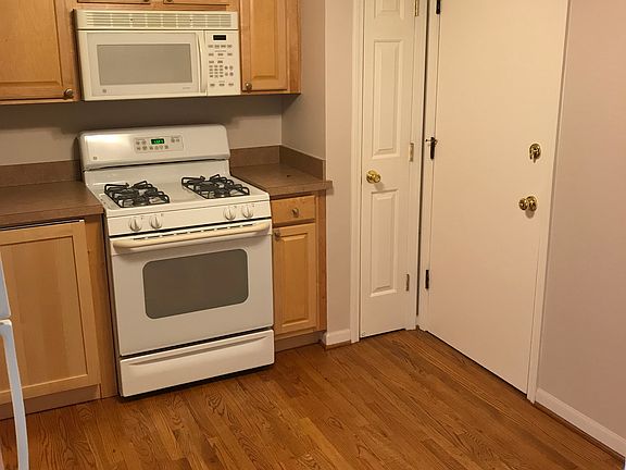 4th image of 551 Carlysle Dr APT 4