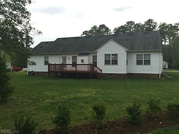 3rd image of 204 Bishop Cir