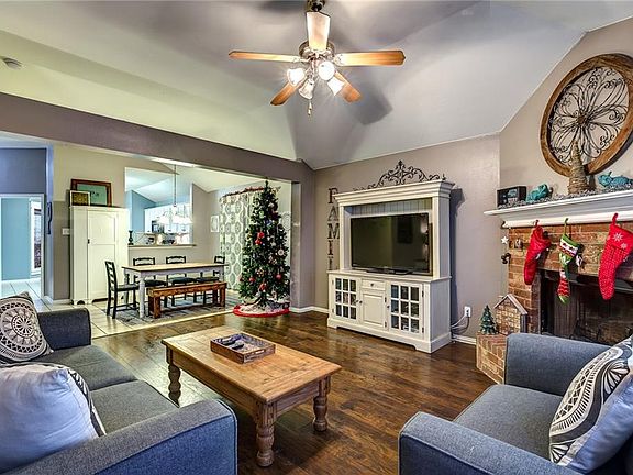 5th image of 140 Lipan St