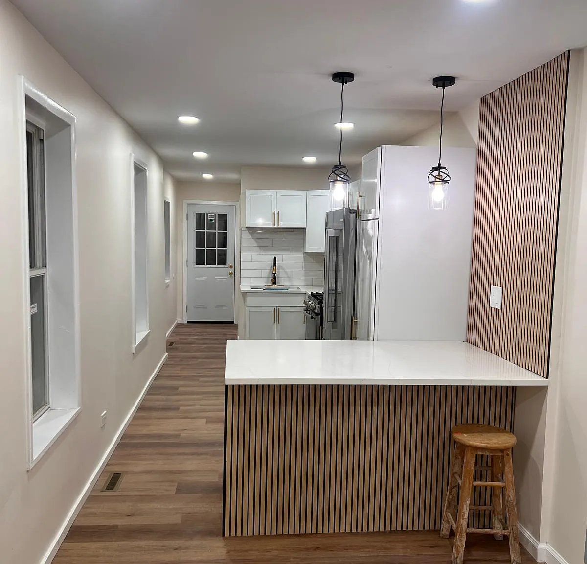 4 bed, 1.5 bath, 1361 sqft, $1,900 — Photo 2
