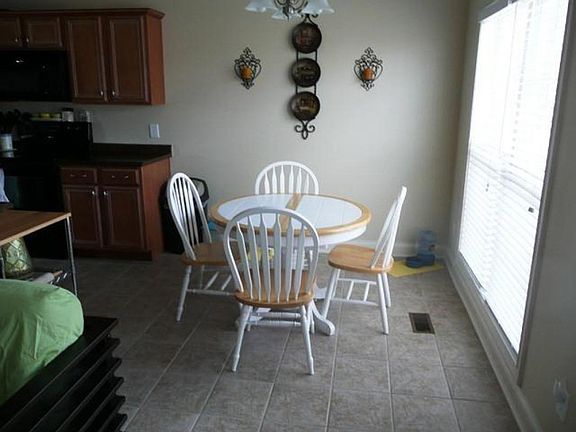 4th image of 1662 Autumn Dr