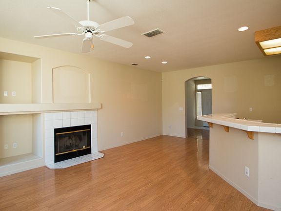 3rd image of 9297 Marlemont Cir