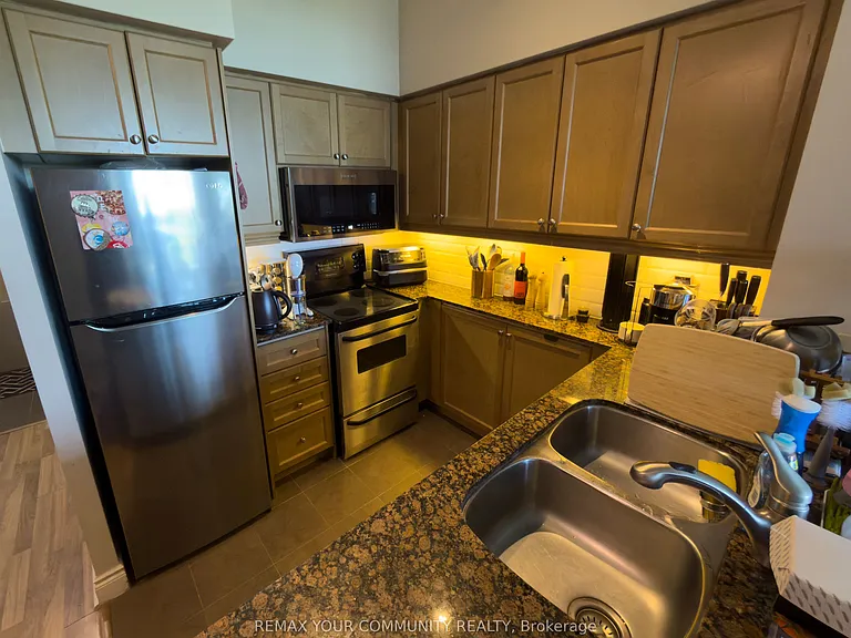 319 Merton St #805 — Photo 6