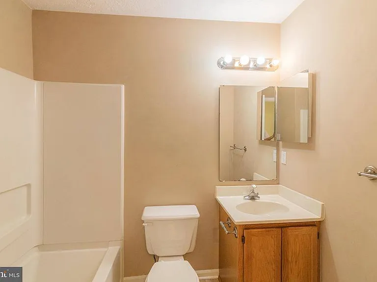 45292 Rumsford Ln — Photo 13