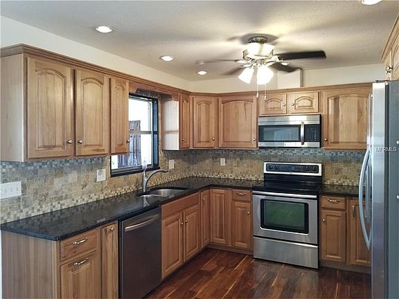 3rd image of 3312 Cambridge Dr W