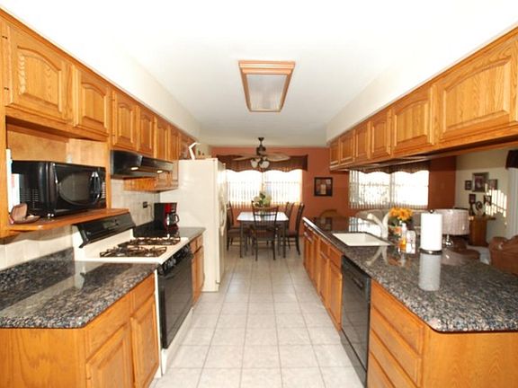 4th image of 132 Haverhill Ln