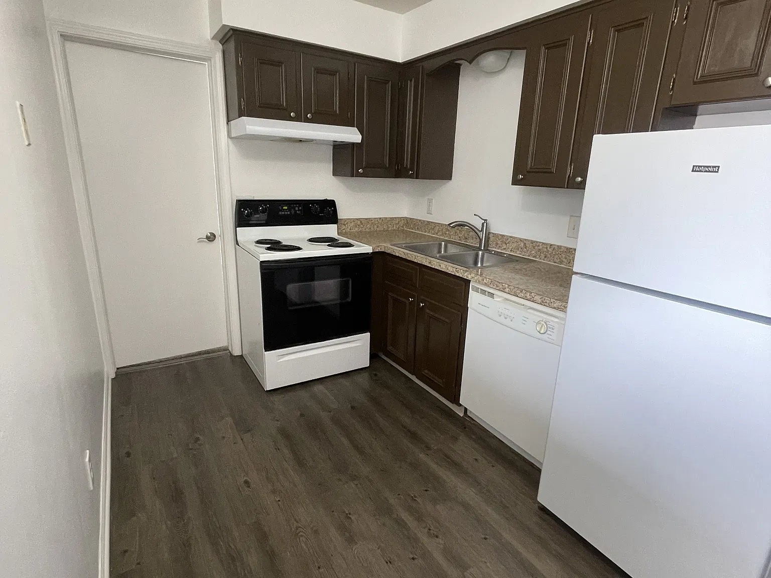 205 E Saginaw Hwy — Photo 4