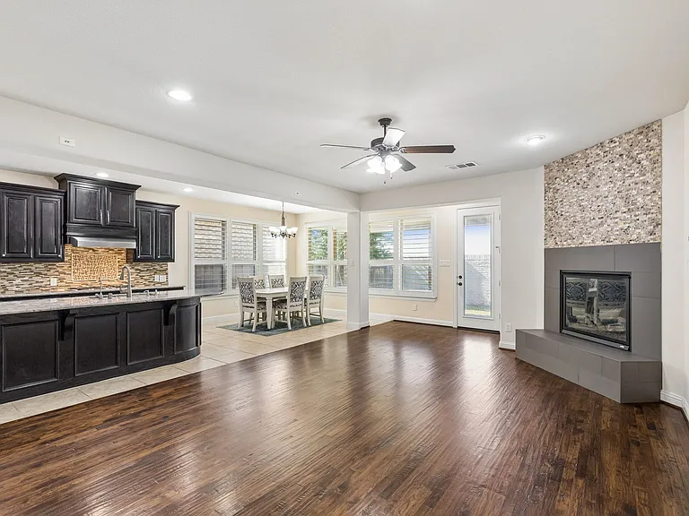 408 Vine St — Photo 19
