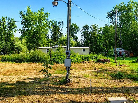5th image of 8025 Seventeen Mile Rd