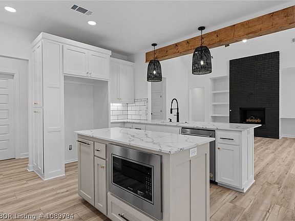 4th image of 11540 Kings Way