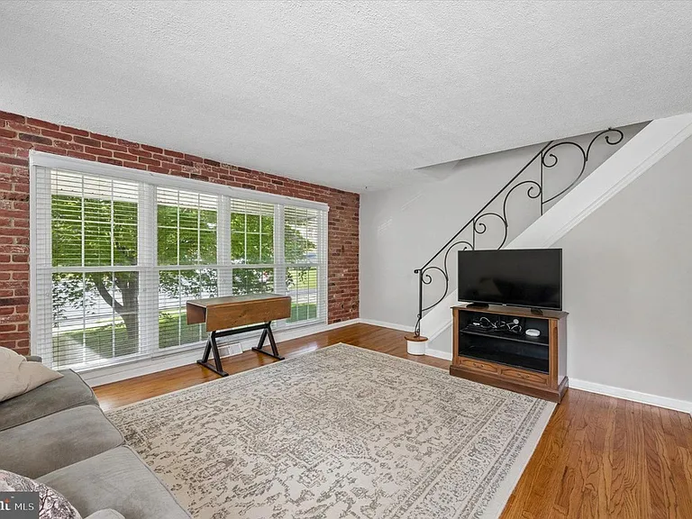 704 Swarthmorewood Ln — Photo 11