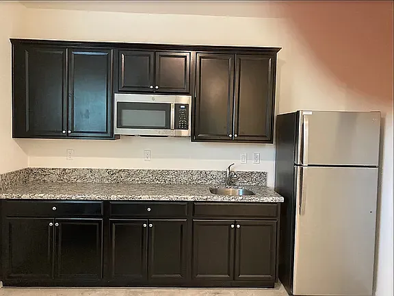 1 bed, 480 sqft, $1,690 — Photo 1