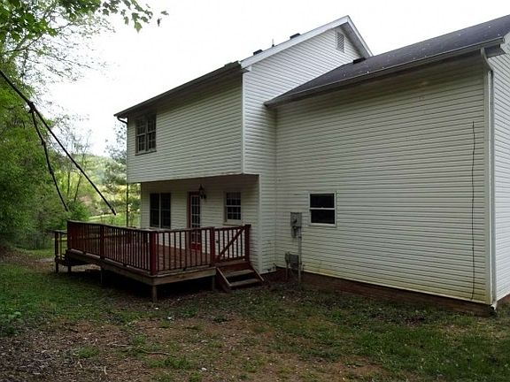 3rd image of 513 Hills Dr