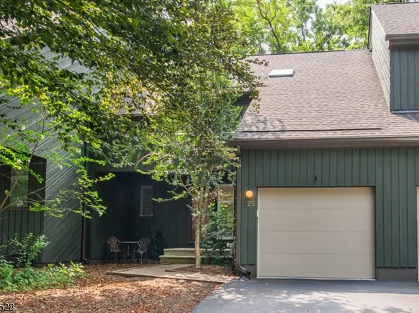 25 Windmill Dr, Morristown Town, NJ 07960
