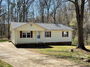 318 Cedar Dr, Salisbury, NC 28147