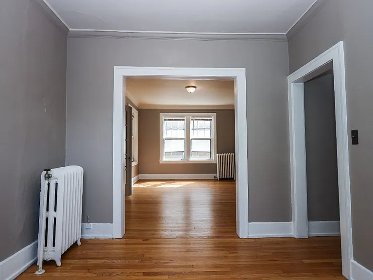 691 Seward — Photo 16