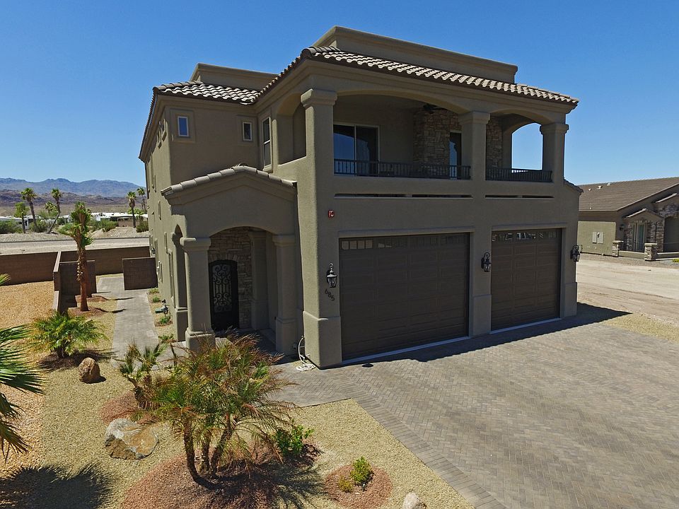 1st image of 685 Island Cir
