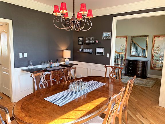 5th image of 904 Westchester Way