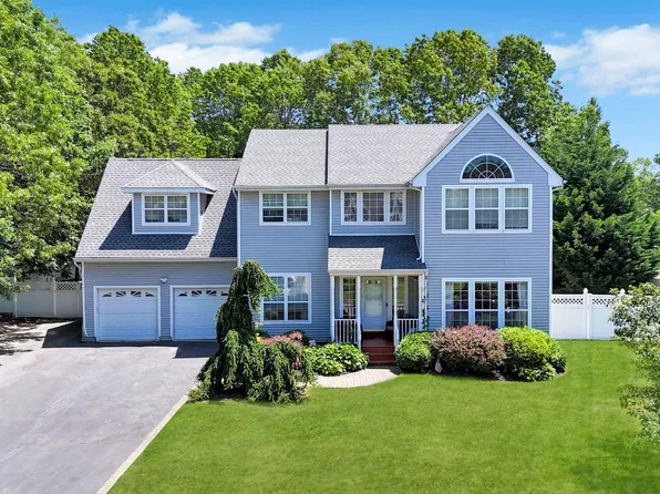 75 Province Drive, South Setauket, NY 11720
